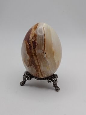 Polished Onyx Egg and Display Stand - Cream & Brown Striations